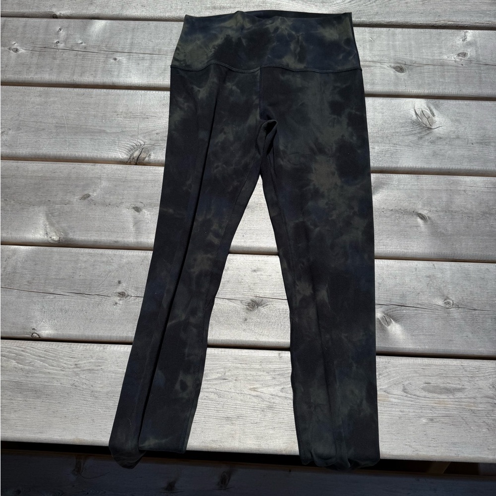 Lululemon High-Rise Pants 28” (Size 6)
